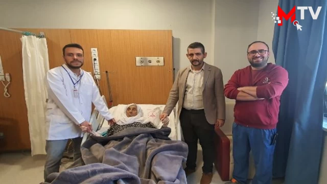 Urfa'da 105 yaşındaki hasta ameliyat ile yürümeye başladı