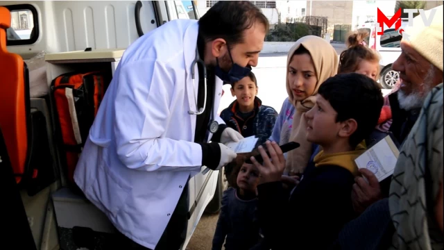 Urfa'da afetzedelere mobil sağlık hizmeti veriliyor