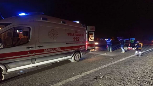Yolcu otobüsü kaza yaptı: 12 ölü 19 yaralı